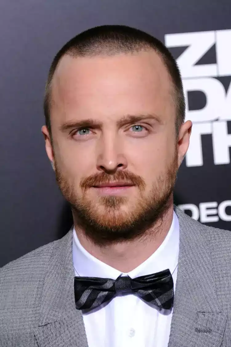 Cool & Classic. Aaron Paul's Burr Cut - Effortlessly stylish with tapered sides. 🔥 @AaronPaul